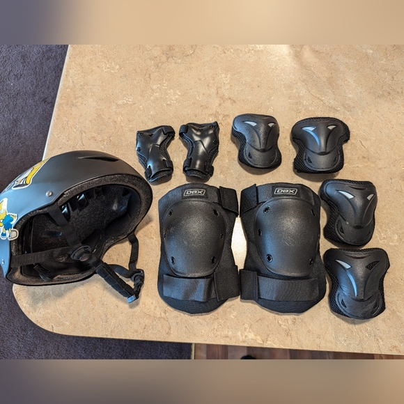 Kids Guards Protective Gear Set - Picture 2 of 16
